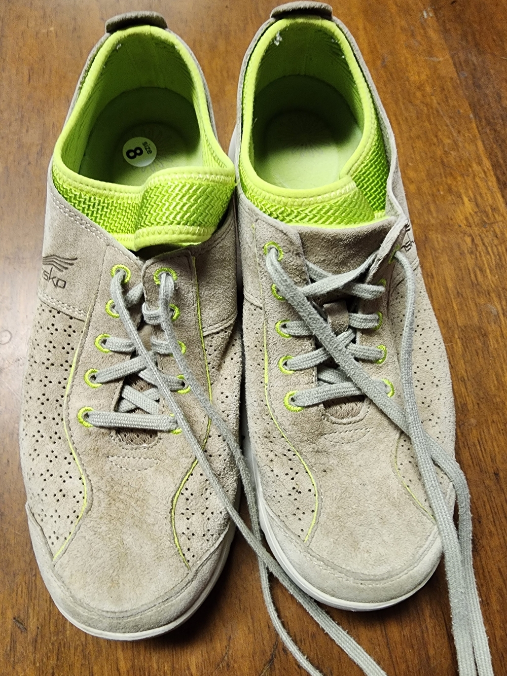 Dansko Women's Sz 8.5 Suede Casual Sneaker - Light Gray with Lime